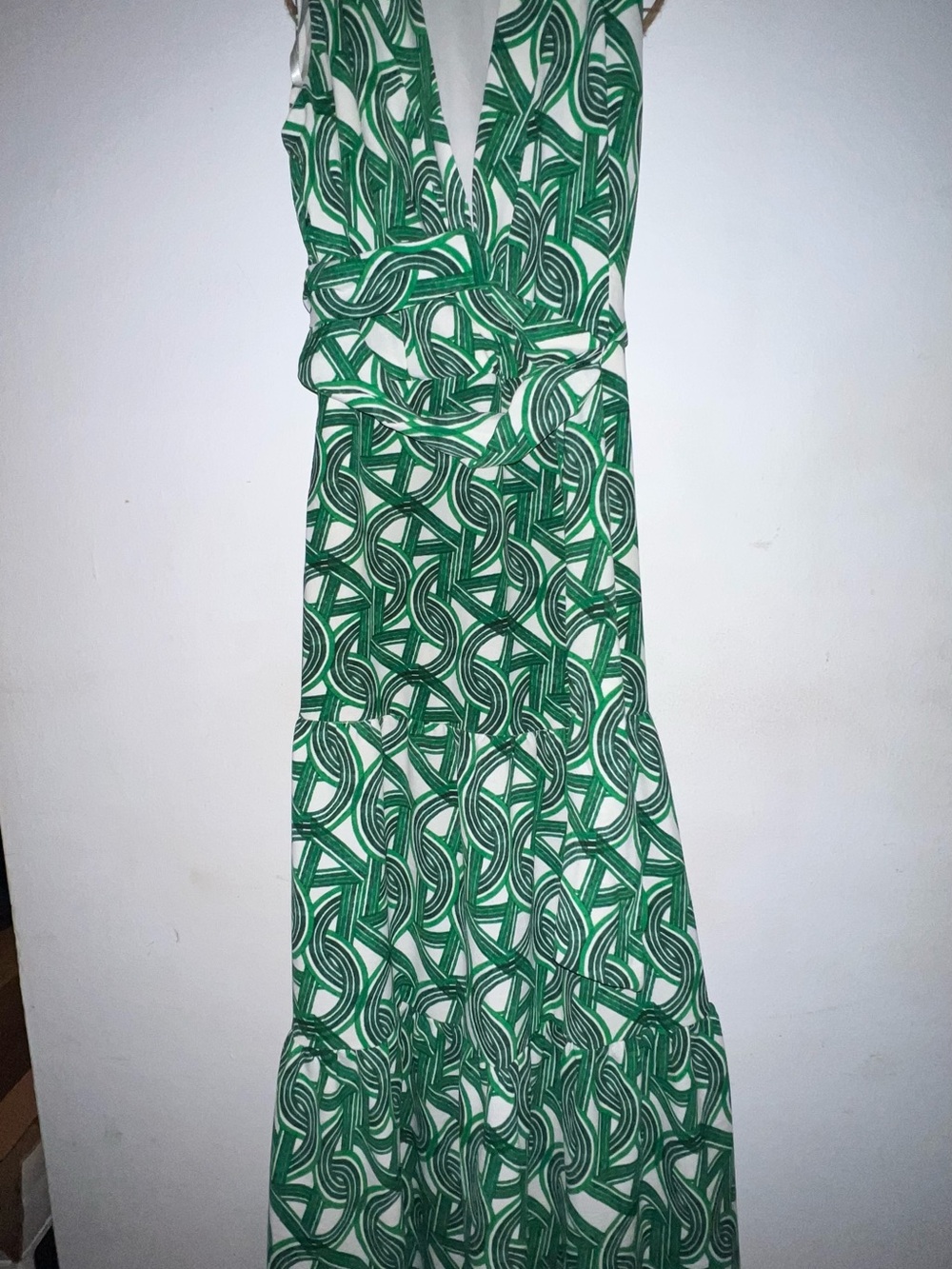 Tahari ASL Green and White Patterned V-Neck Maxi Dress